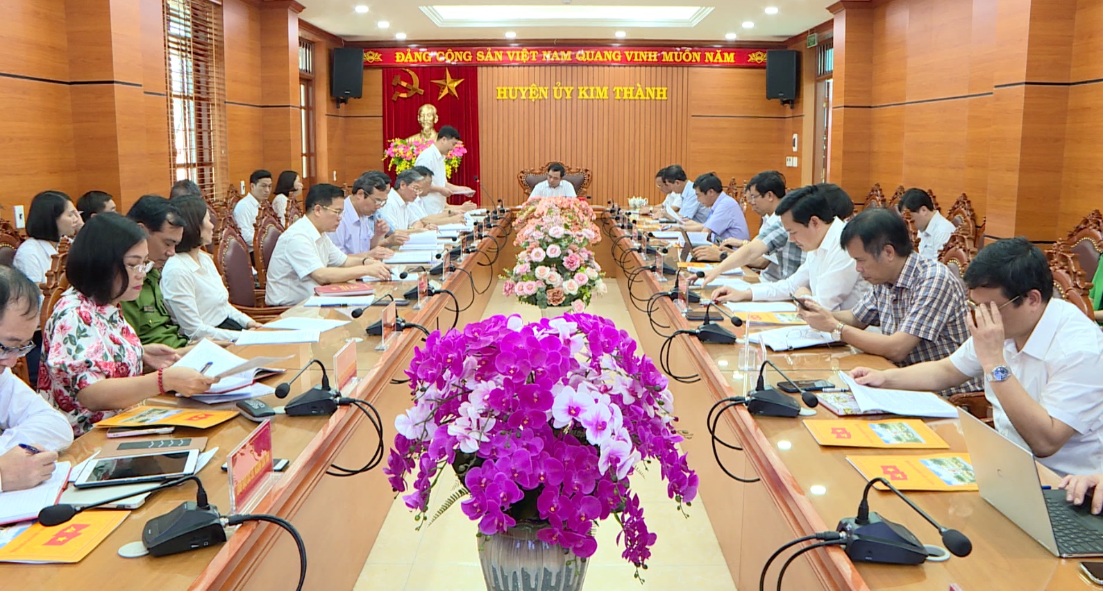Thường trực Tỉnh ủy làm việc với Ban Thường vụ Huyện ủy Kim Thành